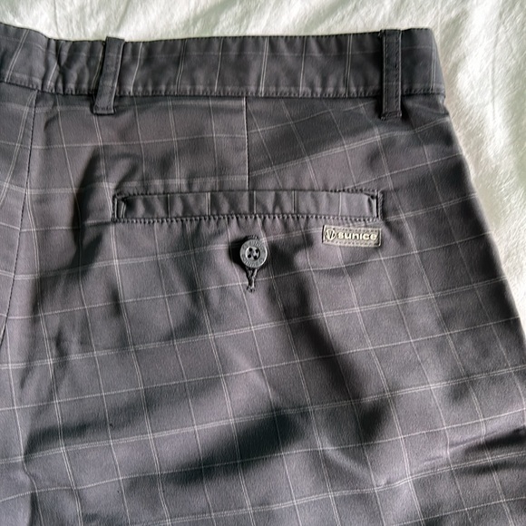 Sun Ice. GOLF Shorts. 34”W x 10” inseam. Like new. - Picture 3 of 8